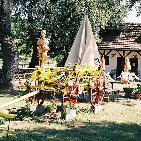 Vizimalom Kemping, Panzio Es Etterem Turistvandi 외부 사진